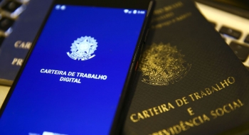 Desemprego cai para 7,7% no terceiro trimestre